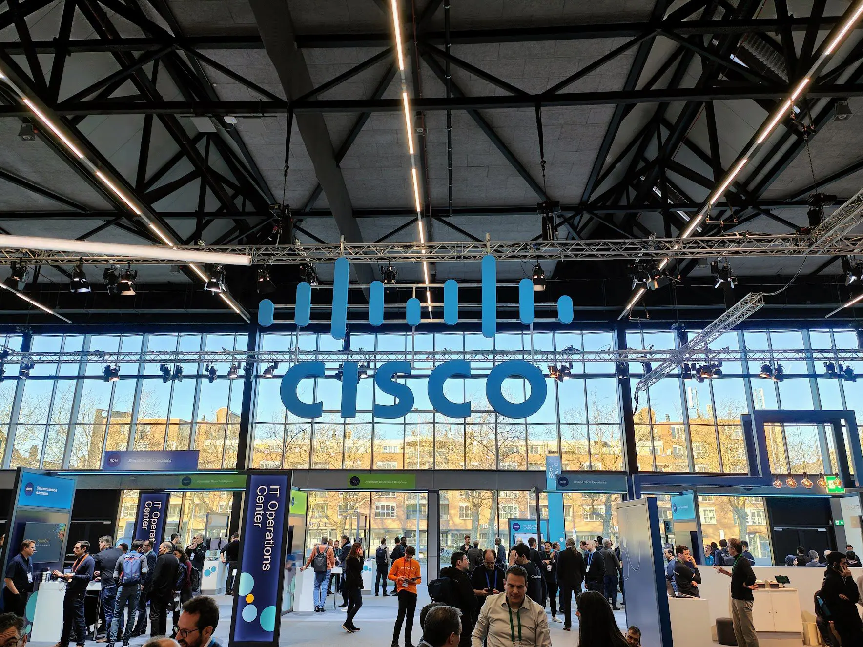 Cisco renforce la sécurité de l’IA avec des solutions de bout en bout pour l’Agentic Workforce