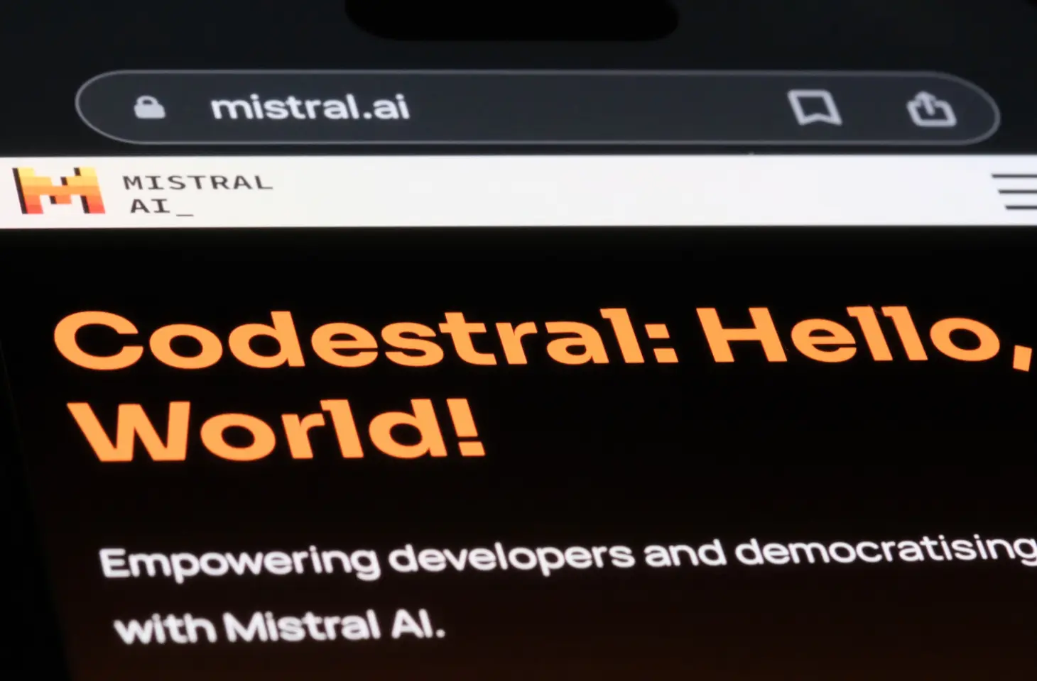 Mistral double la vitesse Codestral