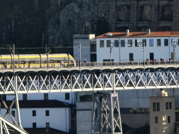 Oppo-Find-X9-Pro-Porto-brug-Zoom-24X Oppo-Find-X9-Pro-Porto-brug-Zoom-24X