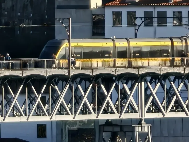 Oppo-Find-X9-Pro-Porto-brug-Zoom-48X Oppo-Find-X9-Pro-Porto-brug-Zoom-48X