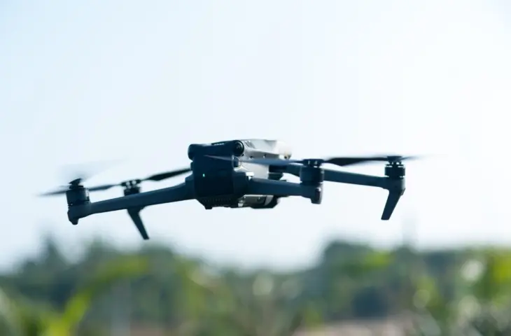 La Commission européenne va détecter les drones grâce à la 5G