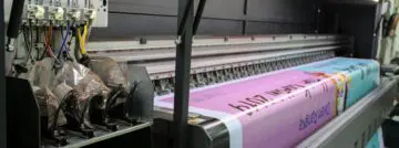 45 % des décideurs préfèrent une brochure papier à un PDF. Ce que les éditeurs de logiciels B2B sous-estiment