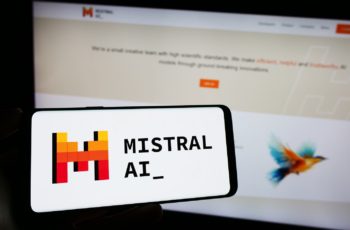 Mistral AI lance l’assistant d’intelligence artificielle Le Chat sur iOS et Android