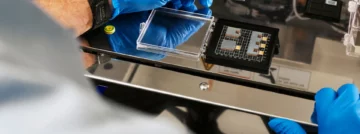 IBM introduit des connexions optiques dans les puces pour accélérer l&rsquo;IA générative