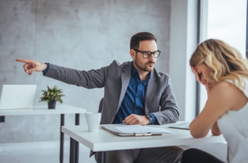 avaya met ses clients à la porte